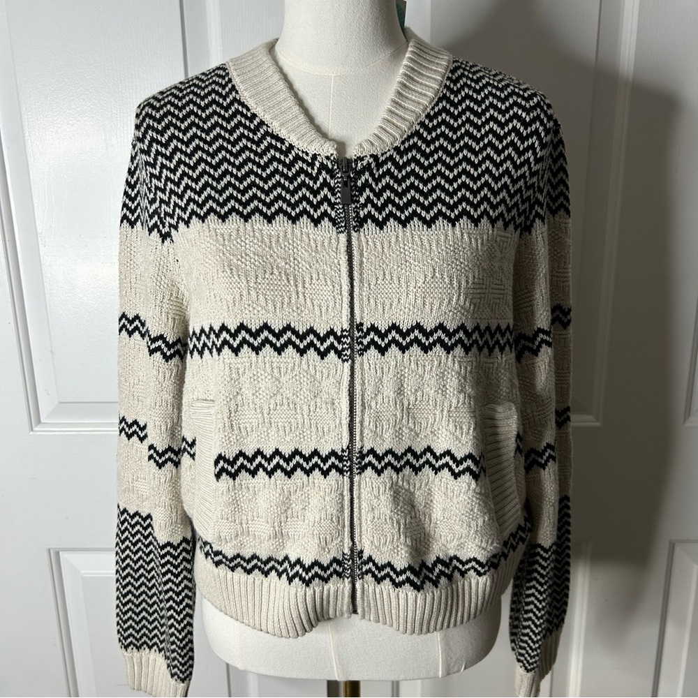 NWT (size L) Zigzag Knit Bomber Jacket
NIC+ZOE - Picture 5 of 8